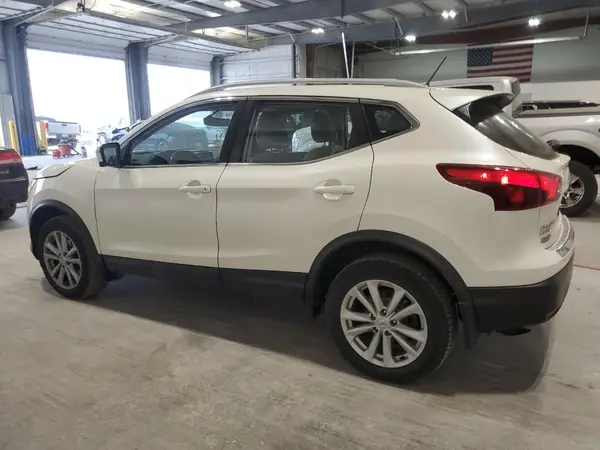 JN1BJ1CR6HW111685 2017 NISSAN ROGUE - Image 2