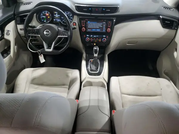 JN1BJ1CR6HW111685 2017 NISSAN ROGUE - Image 8