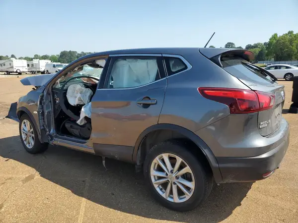 JN1BJ1CR6HW112271 2017 NISSAN ROGUE - Image 2
