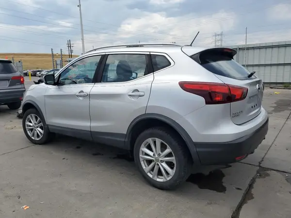 JN1BJ1CR6HW112450 2017 NISSAN ROGUE - Image 2