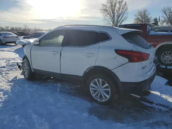 JN1BJ1CR6HW113713 2017 NISSAN ROGUE - Image 2