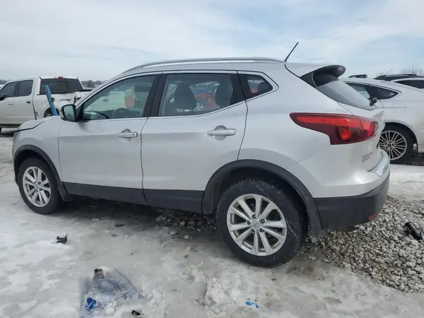 JN1BJ1CR6HW114120 2017 NISSAN ROGUE - Image 2