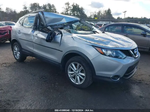 JN1BJ1CR6HW117888 2017 NISSAN ROGUE - Image 1