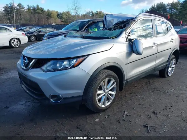 JN1BJ1CR6HW117888 2017 NISSAN ROGUE - Image 2