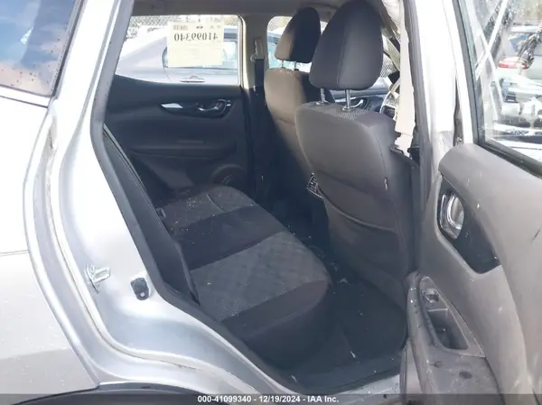 JN1BJ1CR6HW117888 2017 NISSAN ROGUE - Image 8