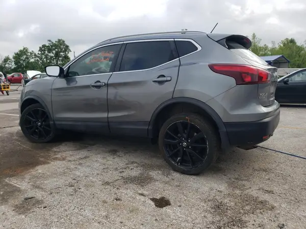 JN1BJ1CR6HW118975 2017 NISSAN ROGUE - Image 2