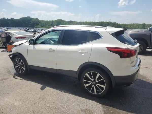 JN1BJ1CR6HW120533 2017 NISSAN ROGUE - Image 2