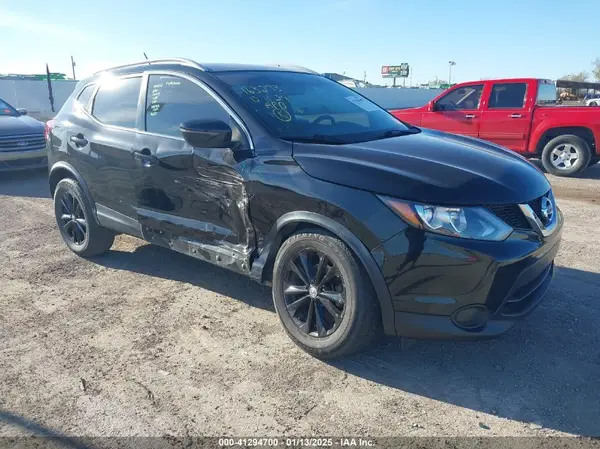 JN1BJ1CR6HW122055 2017 NISSAN ROGUE - Image 1