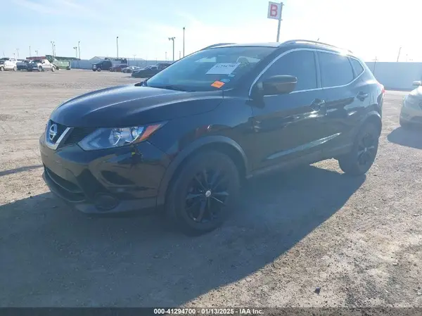JN1BJ1CR6HW122055 2017 NISSAN ROGUE - Image 2
