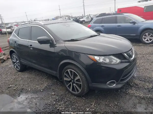 JN1BJ1CR6HW122623 2017 NISSAN ROGUE - Image 1