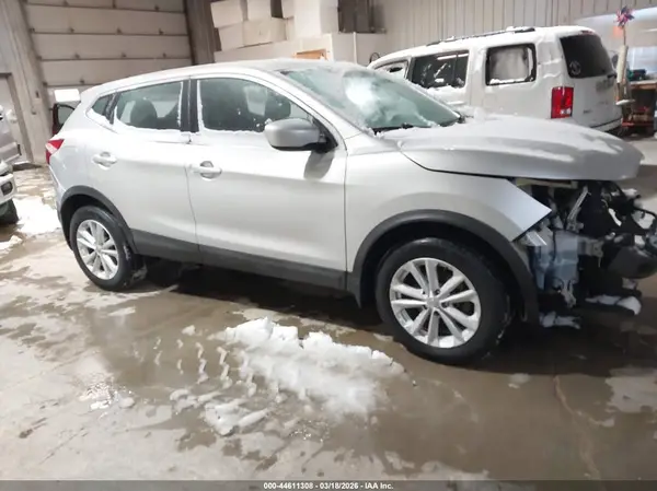 JN1BJ1CR6HW141284 2017 NISSAN ROGUE - Image 1