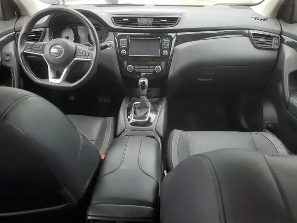 JN1BJ1CR6HW143892 2017 NISSAN ROGUE - Image 8