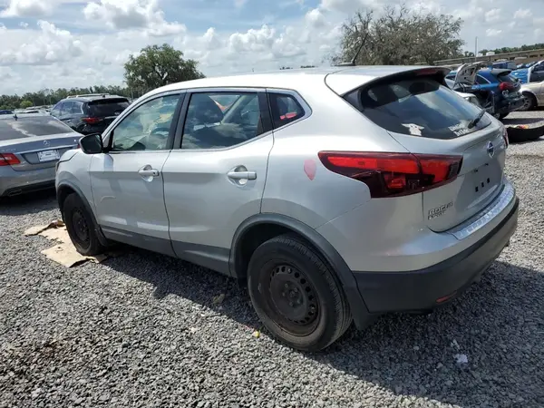JN1BJ1CR6JW200842 2018 NISSAN ROGUE - Image 2