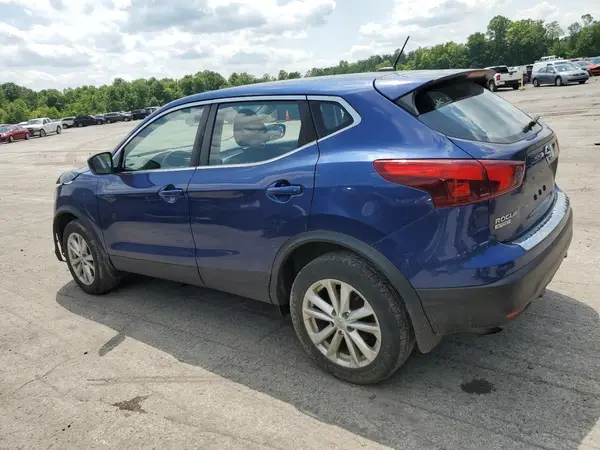 JN1BJ1CR6JW201795 2018 NISSAN ROGUE - Image 2