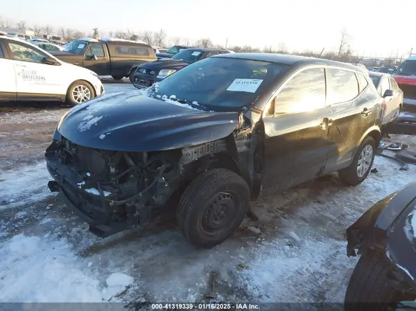 JN1BJ1CR6JW255470 2018 NISSAN ROGUE - Image 2