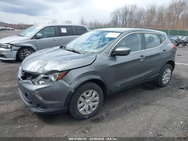 JN1BJ1CR6JW259650 2018 NISSAN ROGUE - Image 2
