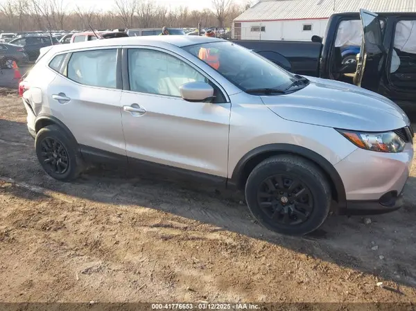 JN1BJ1CR6JW265142 2018 NISSAN ROGUE - Image 1