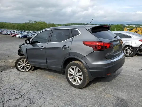 JN1BJ1CR6JW267585 2018 NISSAN ROGUE - Image 2