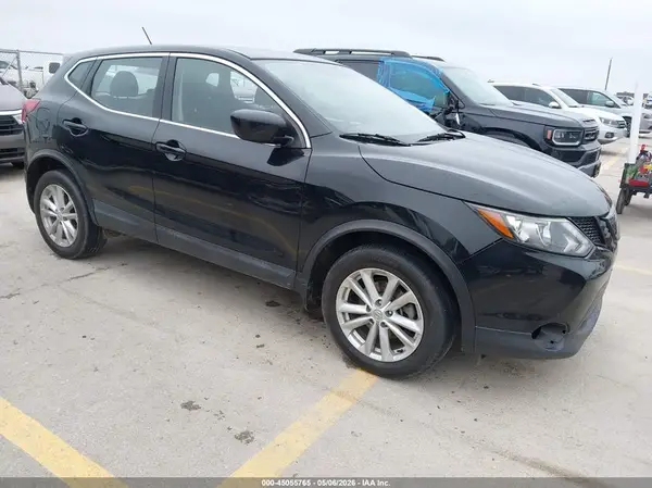 JN1BJ1CR6JW268641 2018 NISSAN ROGUE - Image 1
