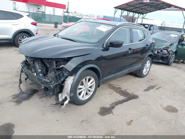JN1BJ1CR6JW281776 2018 NISSAN ROGUE - Image 2