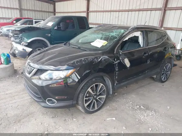 JN1BJ1CR6JW281941 2018 NISSAN ROGUE - Image 2