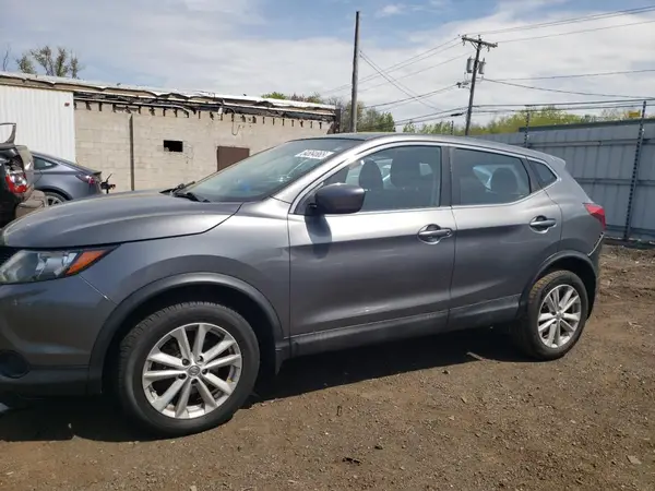JN1BJ1CR6JW600710 2018 NISSAN ROGUE - Image 1