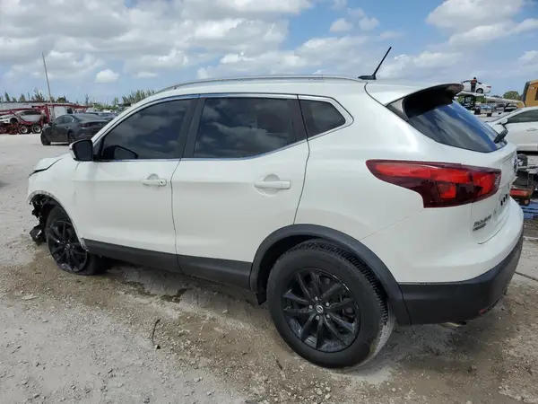 JN1BJ1CR6KW623762 2019 NISSAN ROGUE - Image 2