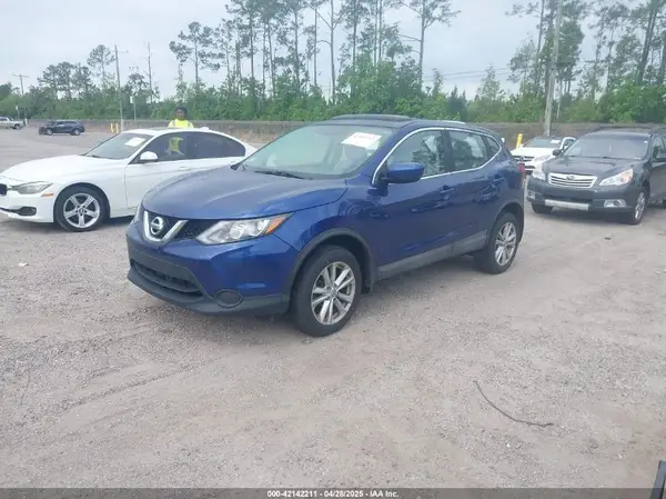 JN1BJ1CR7HW101392 2017 NISSAN ROGUE - Image 2
