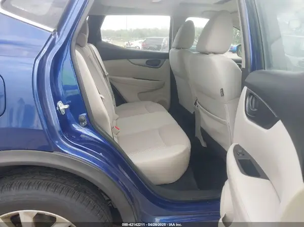 JN1BJ1CR7HW101392 2017 NISSAN ROGUE - Image 8