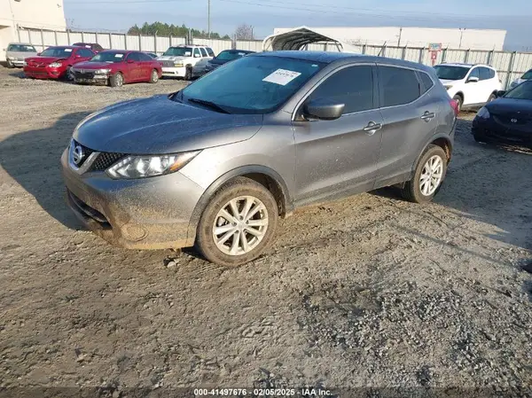 JN1BJ1CR7HW104812 2017 NISSAN ROGUE - Image 2
