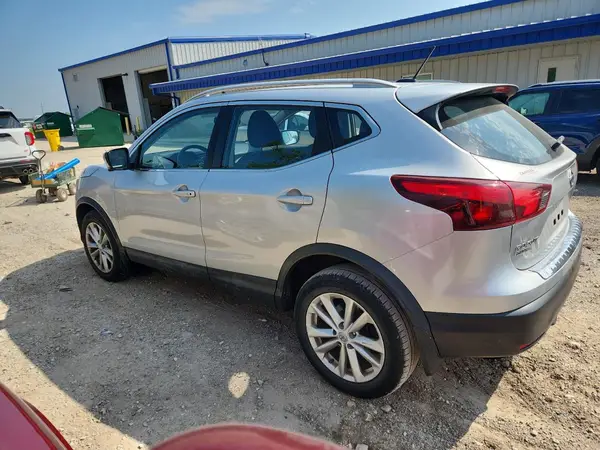 JN1BJ1CR7HW106351 2017 NISSAN ROGUE - Image 2