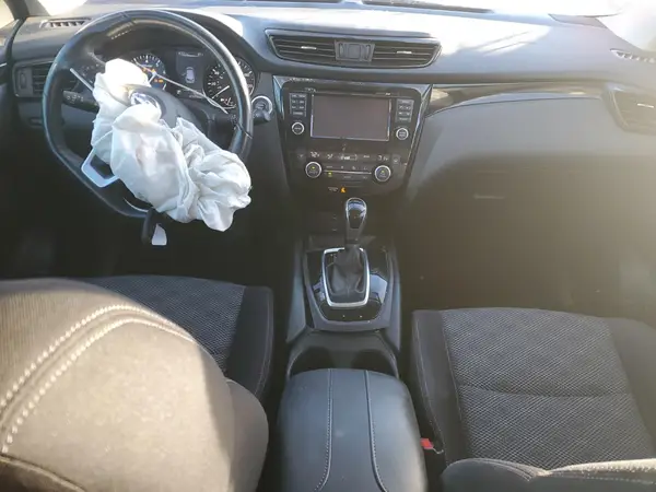 JN1BJ1CR7HW106995 2017 NISSAN ROGUE - Image 8