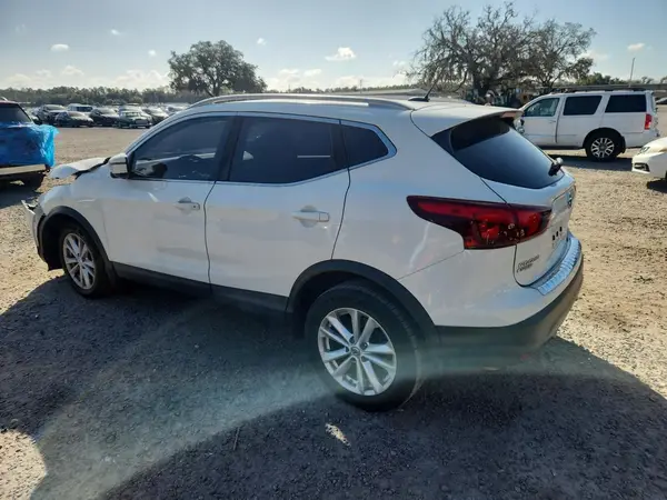 JN1BJ1CR7HW110948 2017 NISSAN ROGUE - Image 2