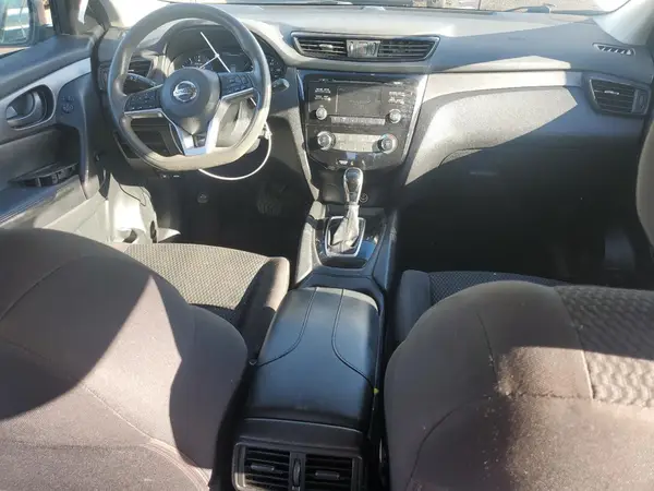 JN1BJ1CR7HW111310 2017 NISSAN ROGUE - Image 8