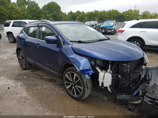 JN1BJ1CR7HW111825 2017 NISSAN ROGUE - Image 1