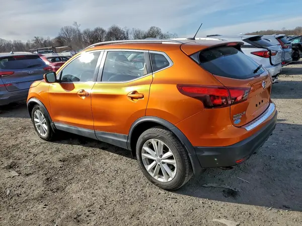 JN1BJ1CR7HW113607 2017 NISSAN ROGUE - Image 2