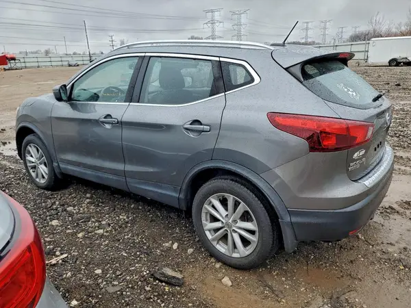 JN1BJ1CR7HW114708 2017 NISSAN ROGUE - Image 2