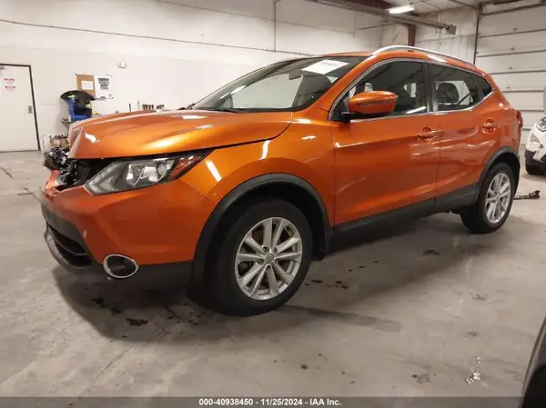 JN1BJ1CR7HW128091 2017 NISSAN ROGUE - Image 2