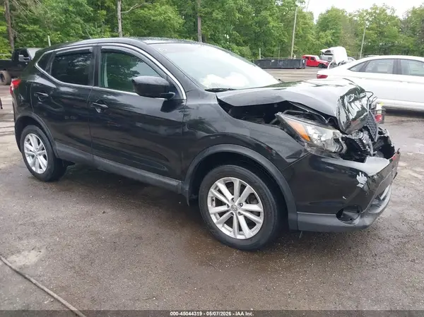 JN1BJ1CR7HW128141 2017 NISSAN ROGUE - Image 1