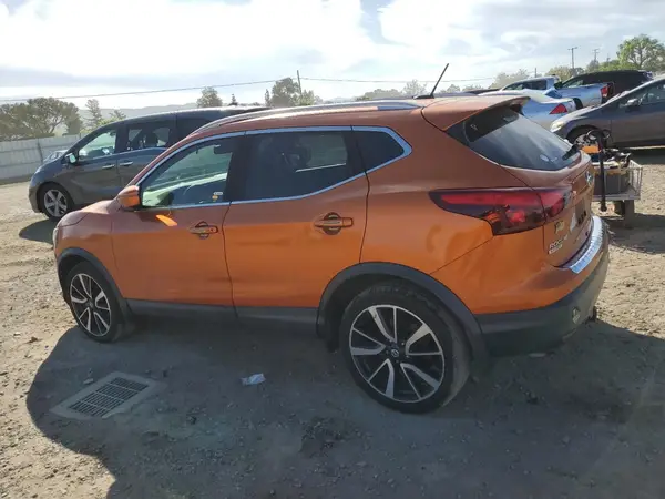 JN1BJ1CR7HW131203 2017 NISSAN ROGUE - Image 2