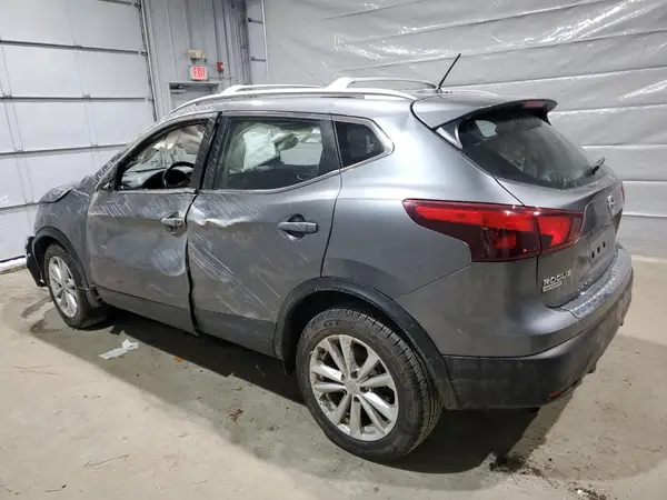 JN1BJ1CR7HW131394 2017 NISSAN ROGUE - Image 2