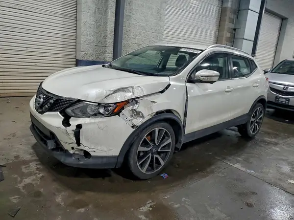 JN1BJ1CR7HW132240 2017 NISSAN ROGUE - Image 1