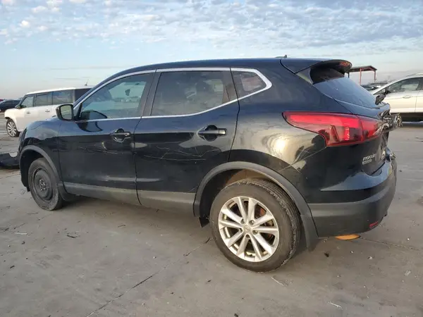 JN1BJ1CR7HW132657 2017 NISSAN ROGUE - Image 2