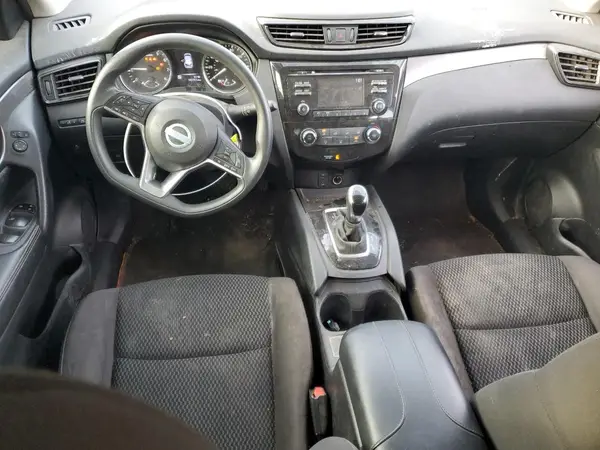 JN1BJ1CR7HW132657 2017 NISSAN ROGUE - Image 8