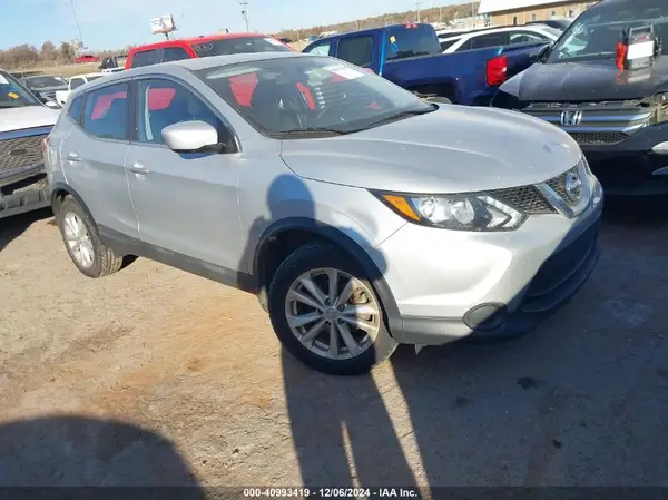 JN1BJ1CR7HW133341 2017 NISSAN ROGUE - Image 1