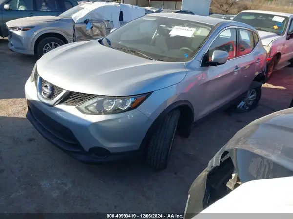 JN1BJ1CR7HW133341 2017 NISSAN ROGUE - Image 2
