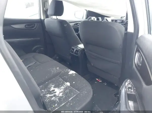 JN1BJ1CR7HW137535 2017 NISSAN ROGUE - Image 8