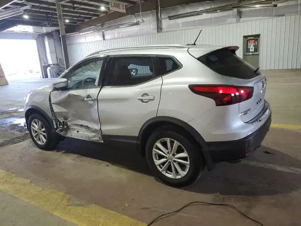 JN1BJ1CR7HW137969 2017 NISSAN ROGUE - Image 2