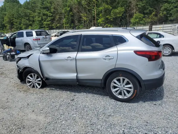 JN1BJ1CR7HW138202 2017 NISSAN ROGUE - Image 2