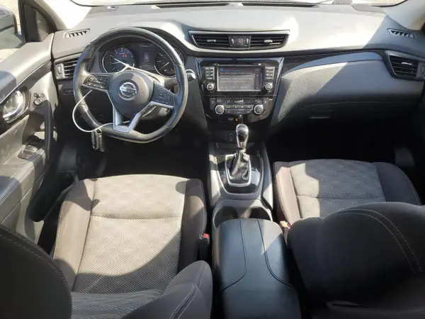 JN1BJ1CR7HW139754 2017 NISSAN ROGUE - Image 8